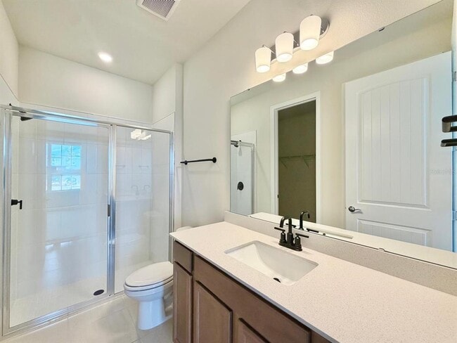 Building Photo - 6985 Oak Commons Way