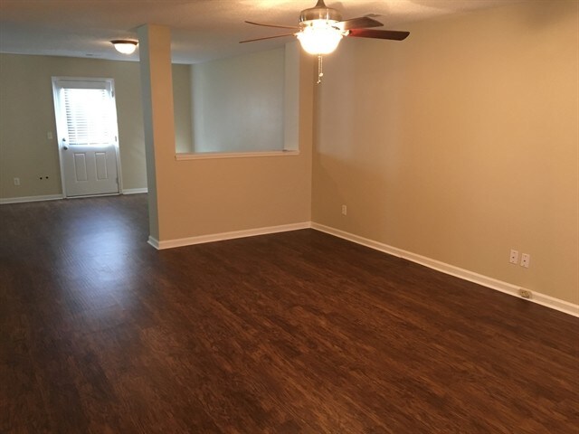 Building Photo - 1 Holly Springs Cir