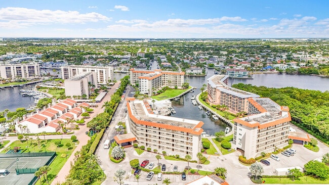 Building Photo - 2871 N Ocean Blvd