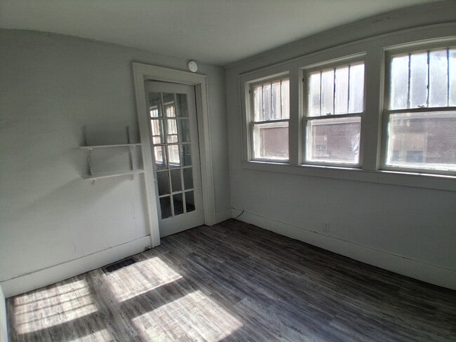 Building Photo - 1901 Smith Ave