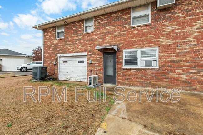 Building Photo - 3127 Larkspur Dr