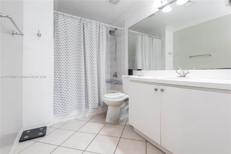 Building Photo - 3500 Coral Way