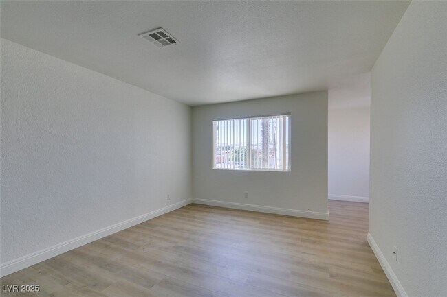 Building Photo - 1860 N Decatur Blvd