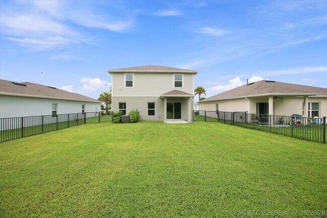 Building Photo - 484 Cherimoya St