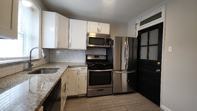 Building Photo - 7752 Kingsbury Blvd