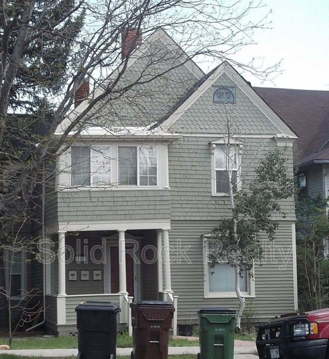 Primary Photo - 727 N Weber St
