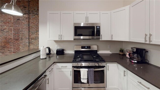 Building Photo - 155 W Main St