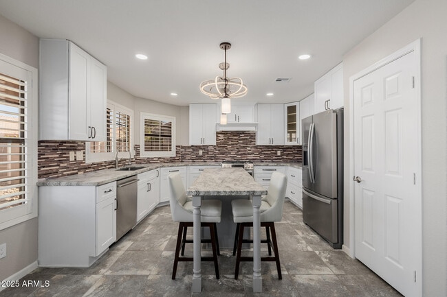 Building Photo - 16809 S 33rd Way