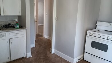 Building Photo - 3683 W 136th St