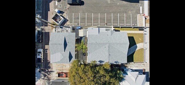 Building Photo - 326 6th Ave N