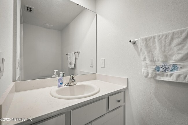 Building Photo - 955 Rivertree Pl
