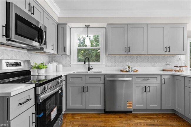 Building Photo - Beautiful, Spacious 5Bedroom Home in Virginia Beach