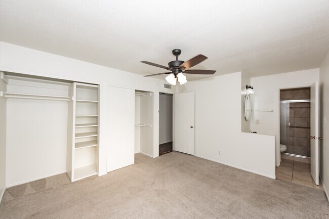 Building Photo - 2448 S Engler Ave