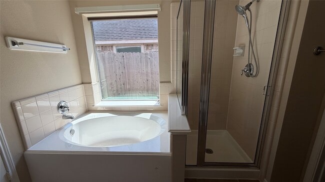 Building Photo - 4810 Bonny Loch Ln