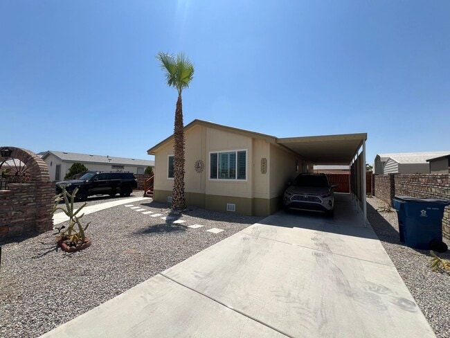 Building Photo - PET FRIENDLY HOME IN THE FOOTHILLS!
