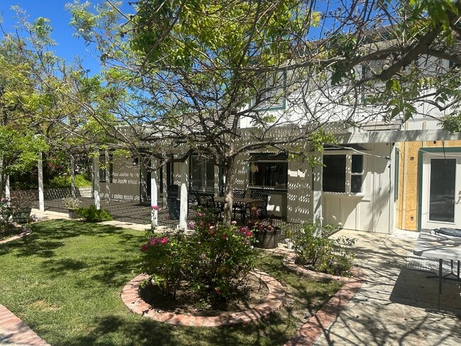 Building Photo - 351 Peaceful Ct