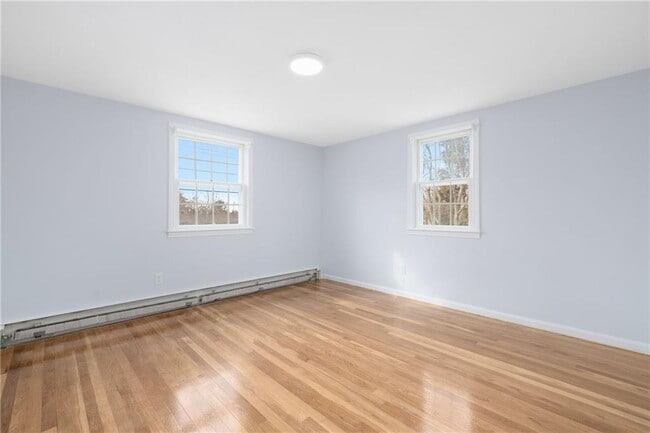 Building Photo - 4 Longmeadow Ave