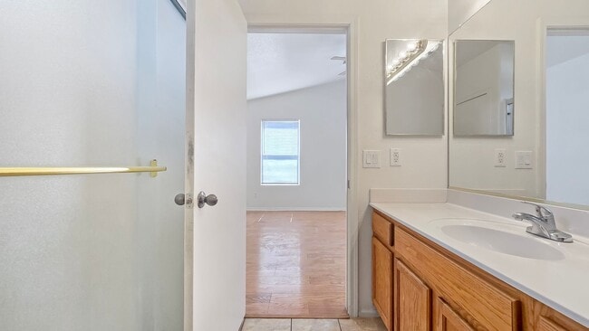 Building Photo - Great price for this Goodyear neighborhood!