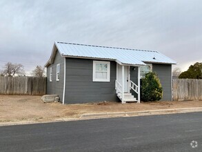 Building Photo - 1 Bed 1 Bath Home Available!