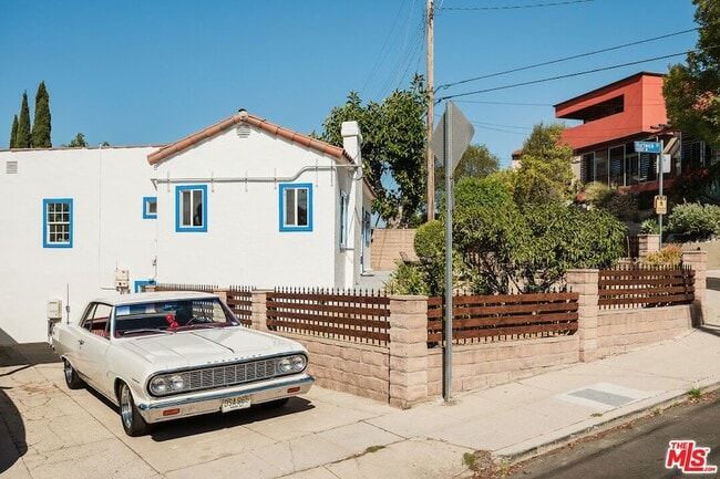 Building Photo - 4879 Hartwick St