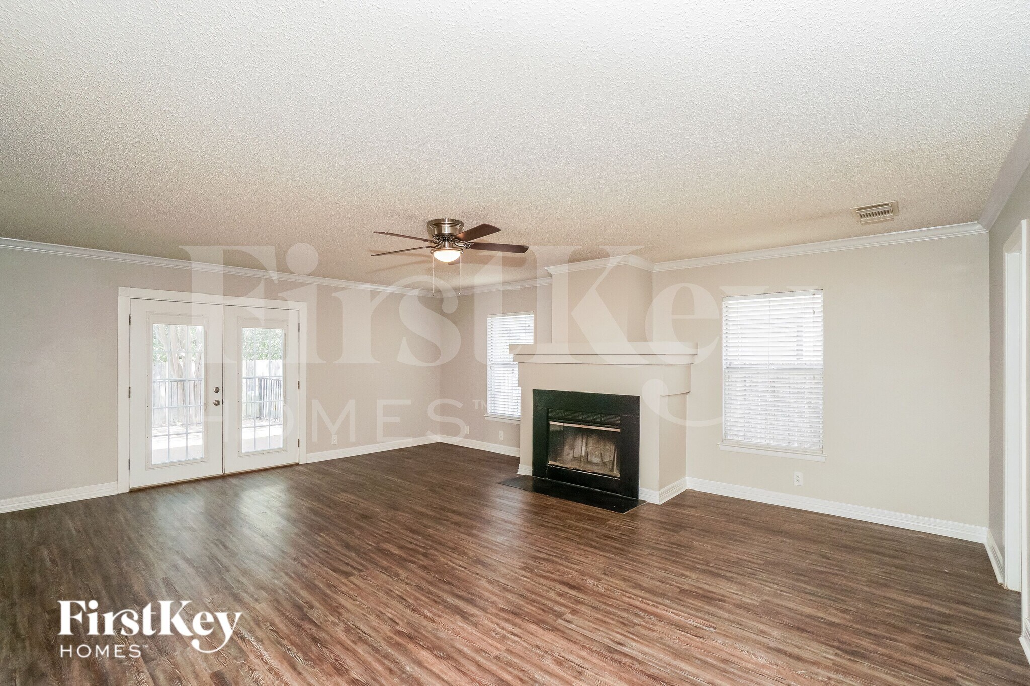 Building Photo - 14219 N Hills Village Dr