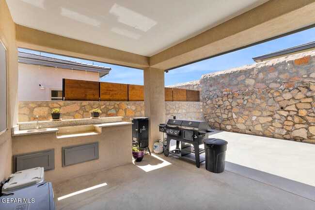 Building Photo - 13405 Emerald Glass Dr