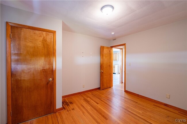 Building Photo - 8686 Maple Ln