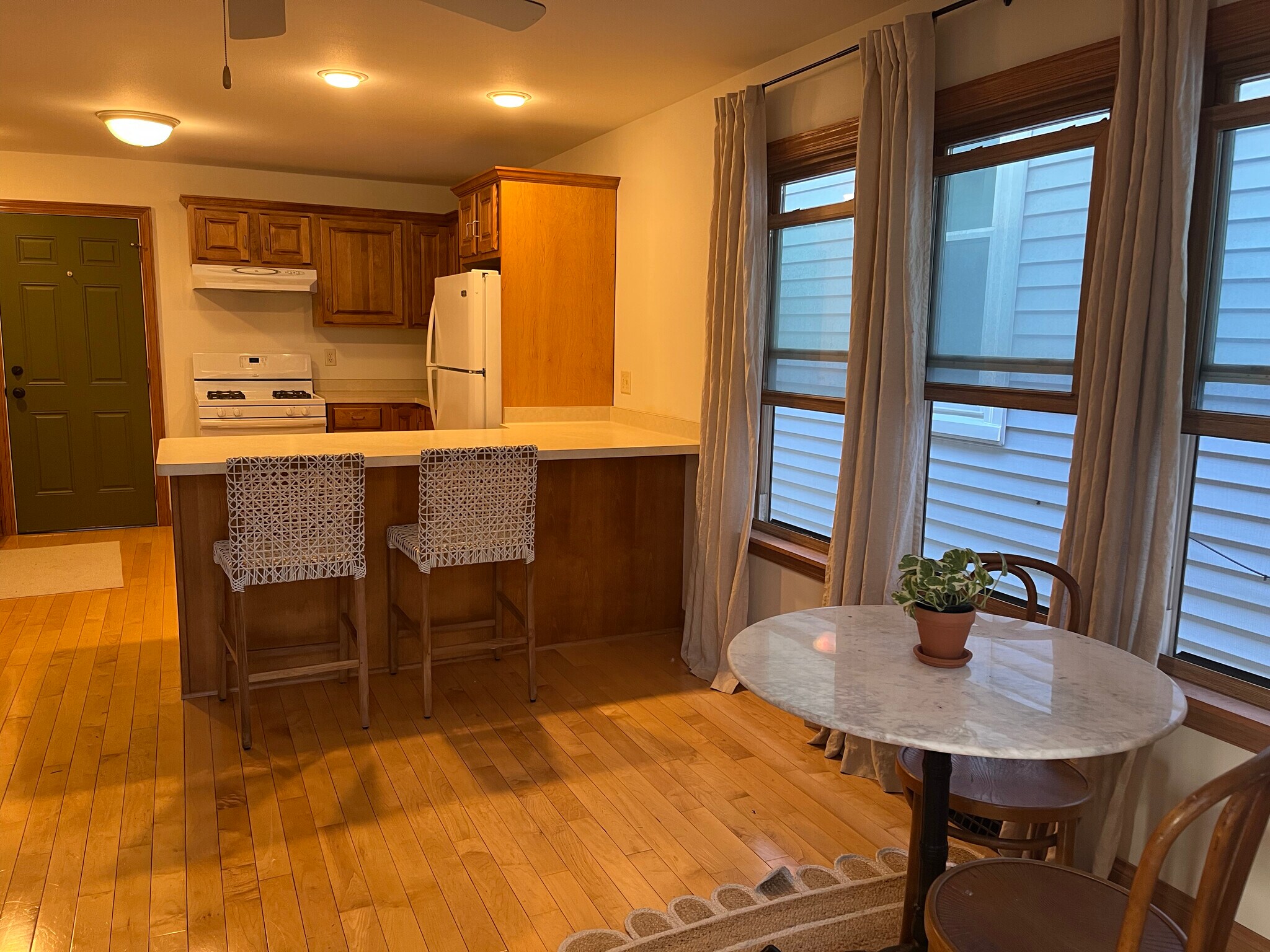 Kitchen - 2818 S Delaware Ave