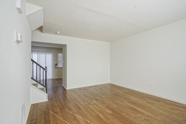 Building Photo - 3312 Larkspur Ct