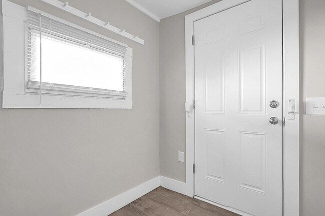 Building Photo - Newly Updated 2 Bedroom Home – Bright, Modern, and Move-In Ready!