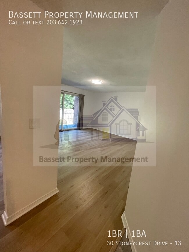 Building Photo - 30 Stoneycrest Dr