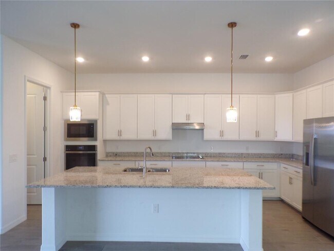 Building Photo - 15255 River Birch Ct