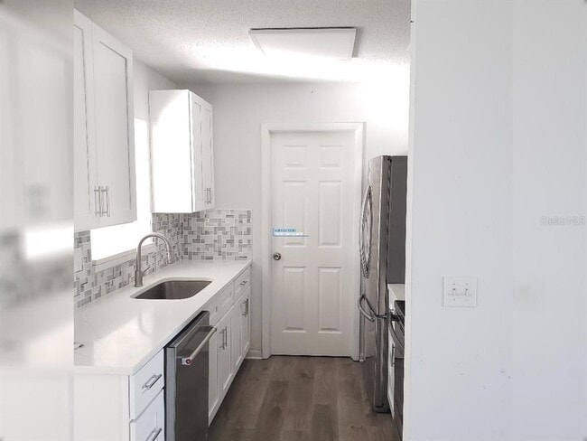 Building Photo - 4486 Yorkshire Ave