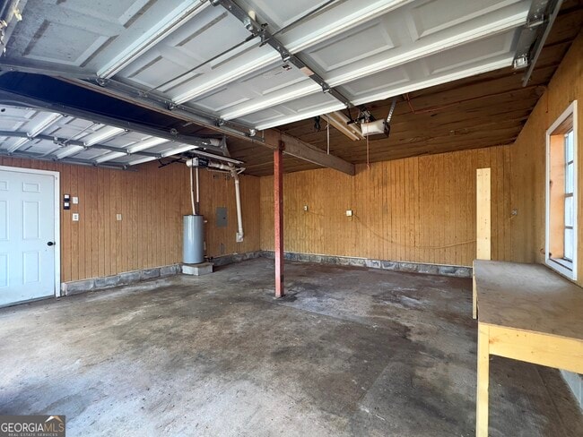 Building Photo - 410 Invector Ct