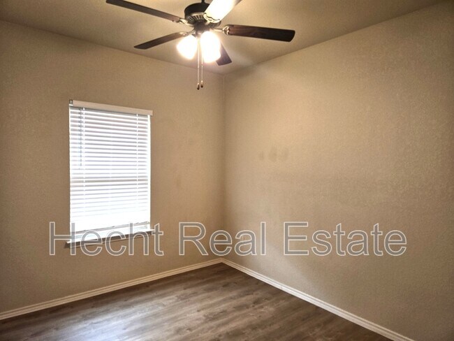 Building Photo - 217 Kaspar Way