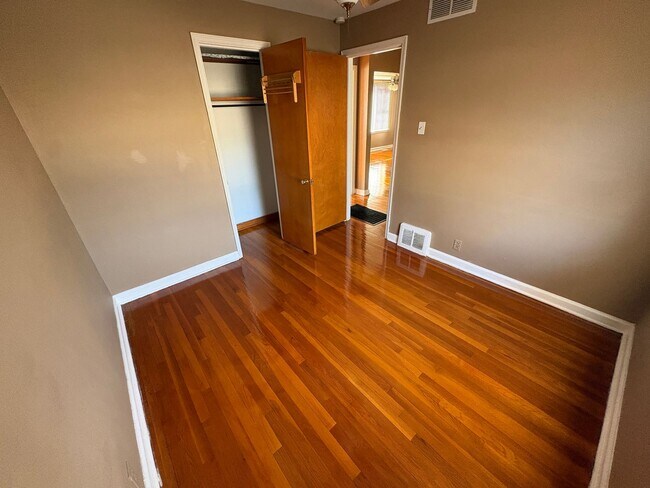 Building Photo - 1231 Hoyt Dr