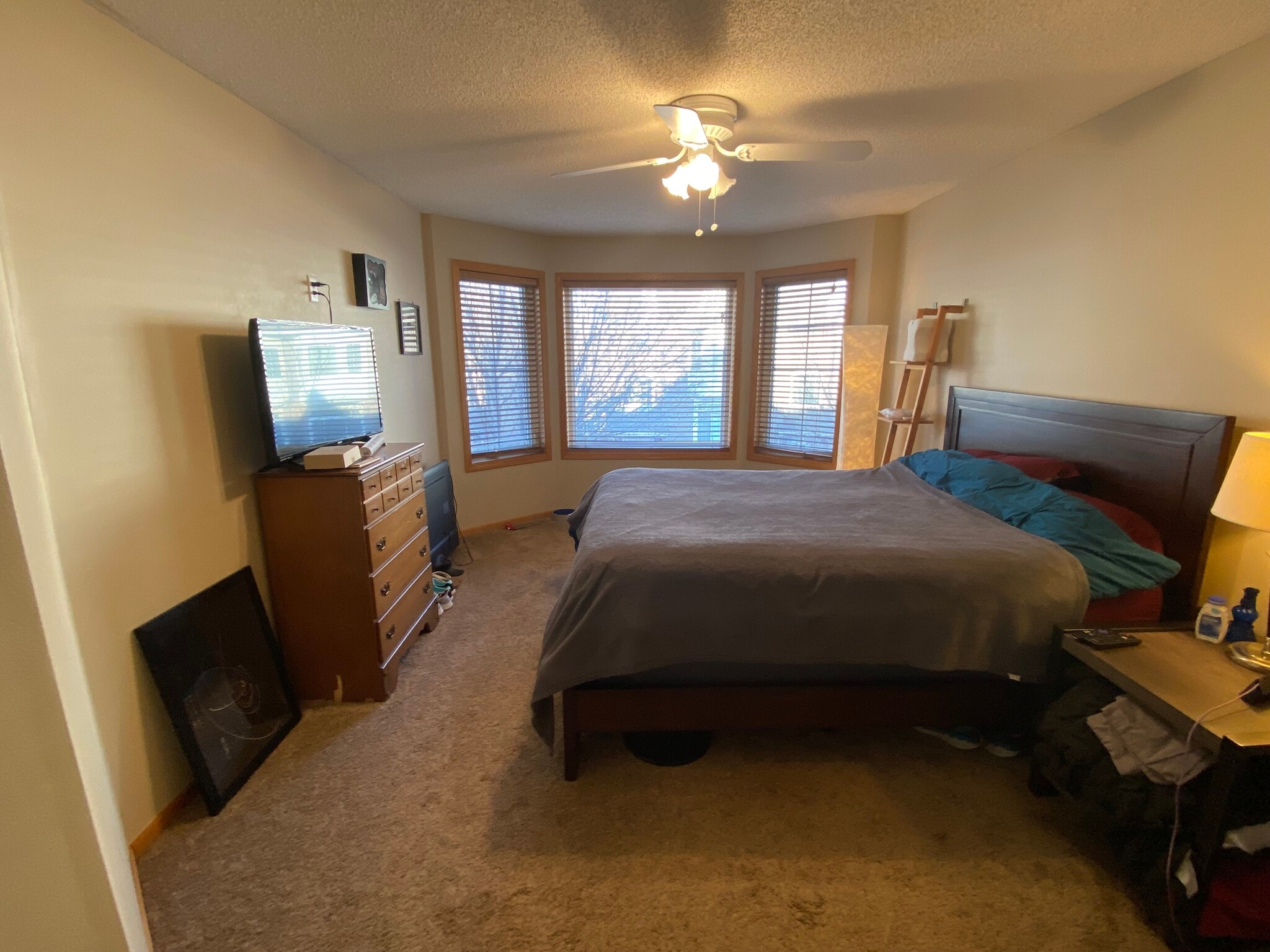 Building Photo - 848 Trenton Ln N