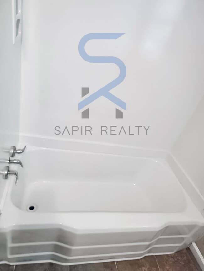 Building Photo - Move in before November 15th and choose yo...