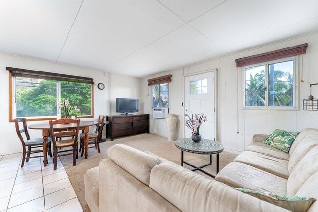 Building Photo - Furnished Luxury Ocean Front Estate in Waianae with Old Hawaii rural setting- 3/5 Luxury, 2 story...