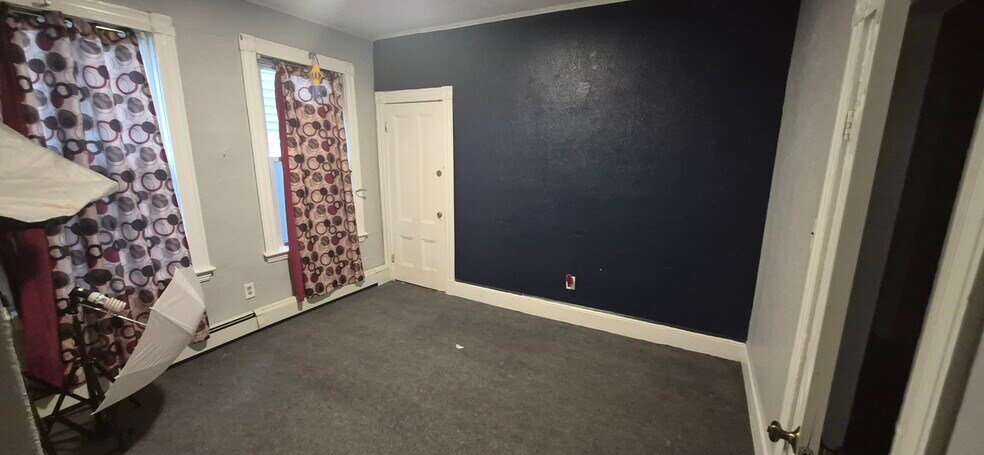 Building Photo - 36 Calumet St