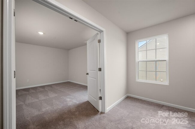 Building Photo - 108 Rock Ave