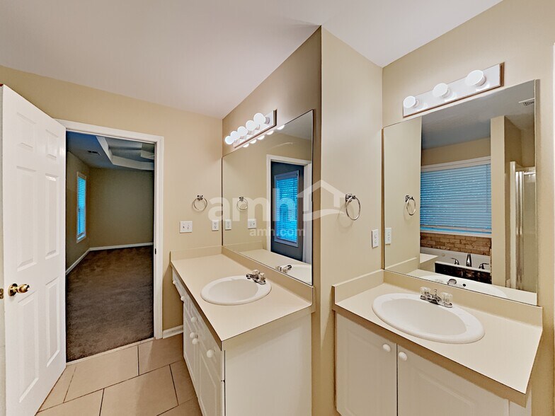 Building Photo - 710 Ridgewood Way