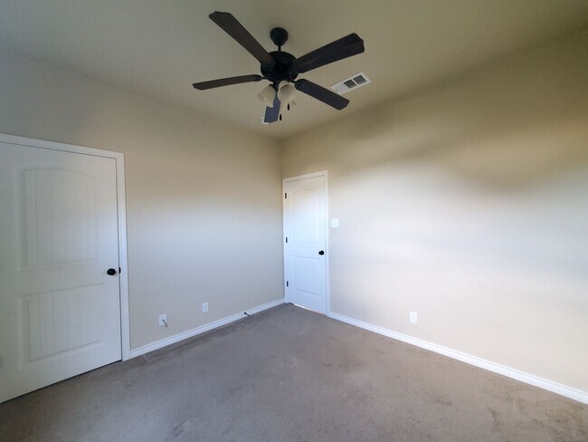 Building Photo - 6109 Newcastle Dr