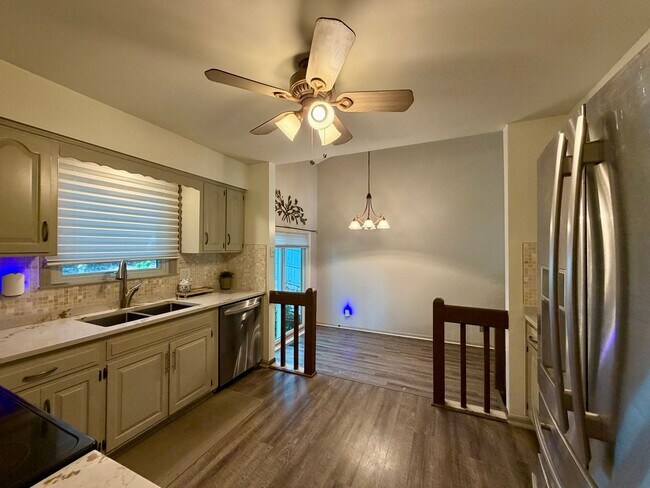 Building Photo - 8238 Parkhill Cir