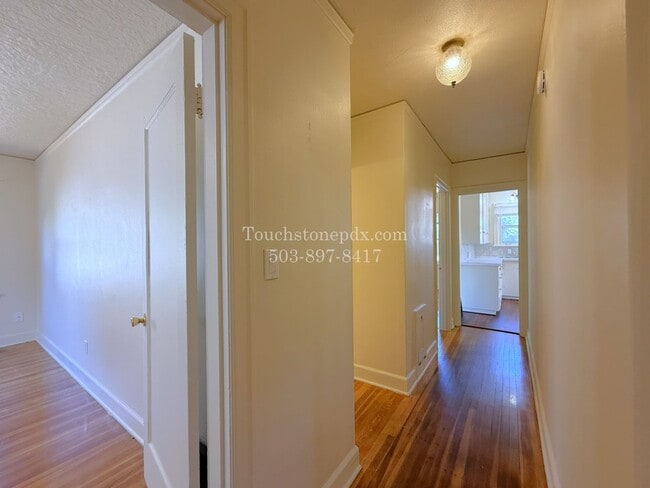 Building Photo - 1401 SE 130th Ave