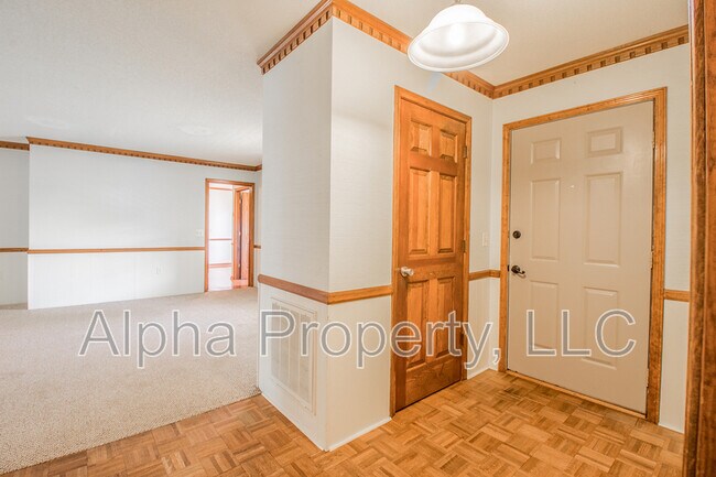 Building Photo - 102 Ticonderoga Dr