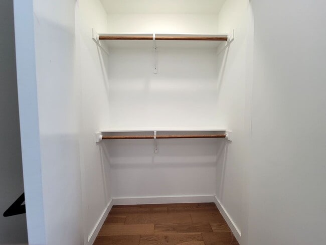Building Photo - Modern 1/BR 1/BA with Tall Ceilings, Natur...