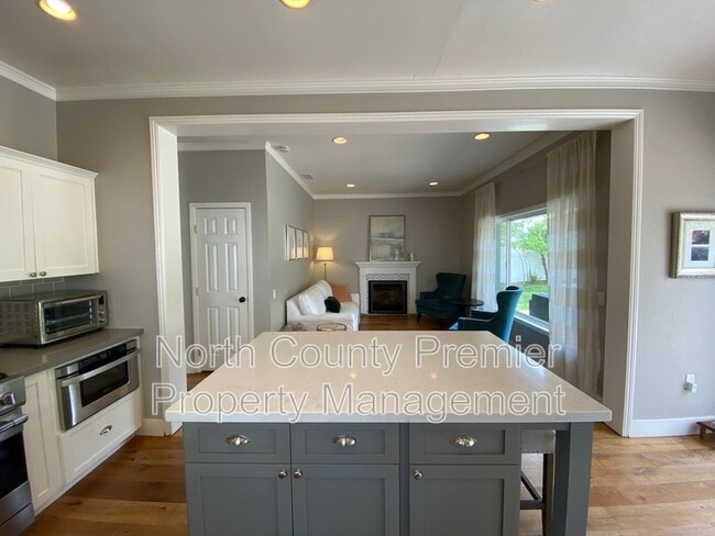 Building Photo - 2767 Southampton Rd