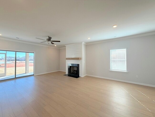 Building Photo - 214 Stockyard Cir