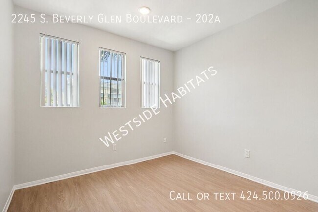 Building Photo - 2245 S Beverly Glen Blvd